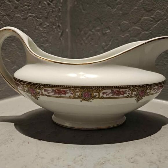 Gravy Boat Johnson Brothers Ormsby 3.5" x 7" - Picture 1 of 7